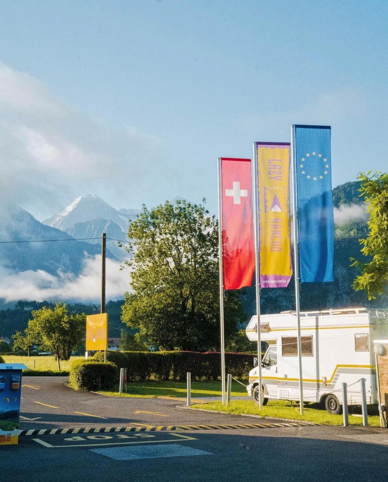 Camping Lazy Rancho - Eiger - Moench - Jungfrau - インターラーケン エクステリア 写真